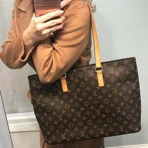 💎✨STUNNNING✨💎Authentic LV Luco tote bag